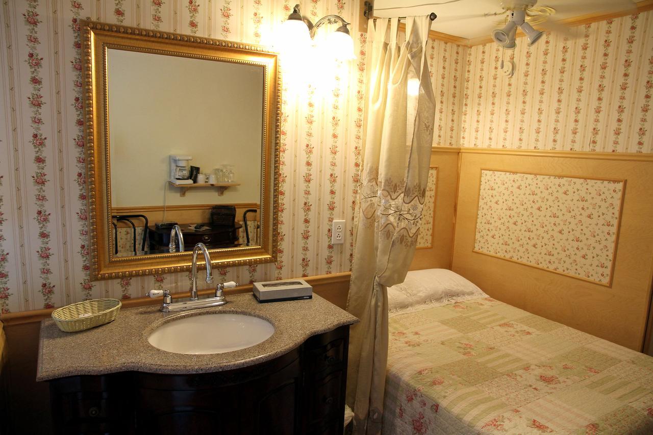 Auberge Des Cevennes LʼAnse-Saint-Jean Eksteriør billede