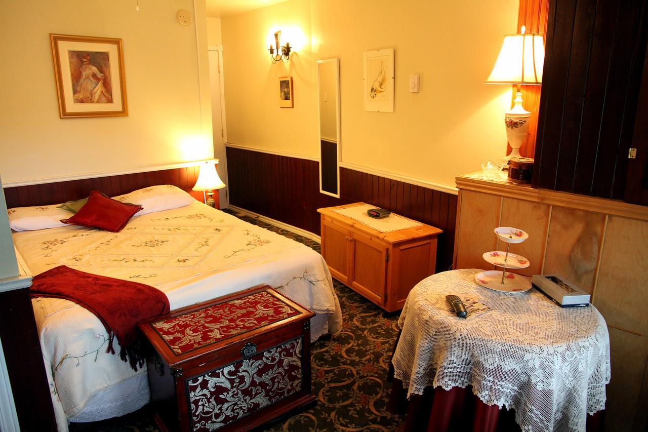 Auberge Des Cevennes LʼAnse-Saint-Jean Eksteriør billede