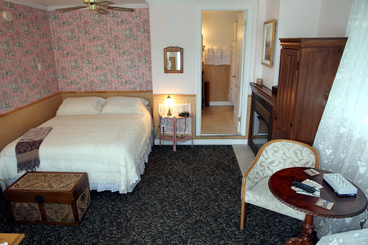 Auberge Des Cevennes LʼAnse-Saint-Jean Eksteriør billede